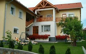 Madach Apartman